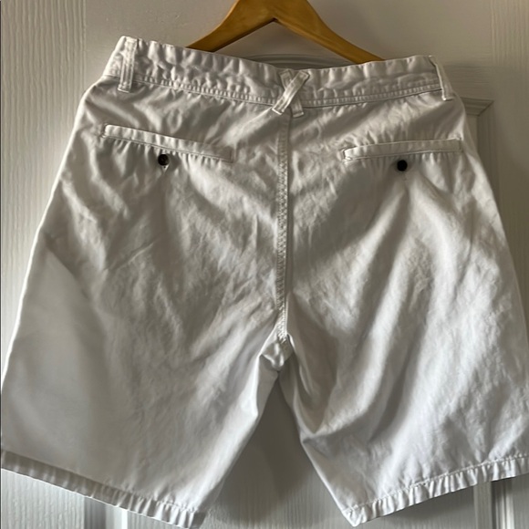 Brooks Brothers White Flat Front Shorts Lightweight Summer Essential - Picture 3 of 3